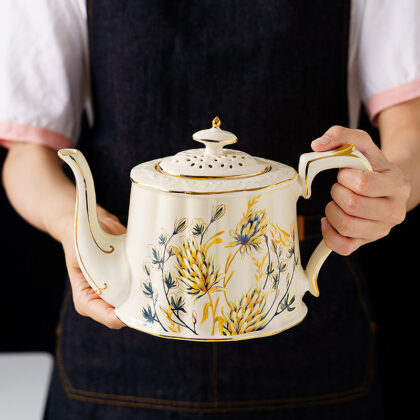 900ML British Style Beautiful Lovely Ceramic Teapot